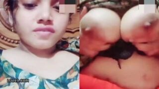 Cute Desi Boobs Showing Girlfriend Video Call